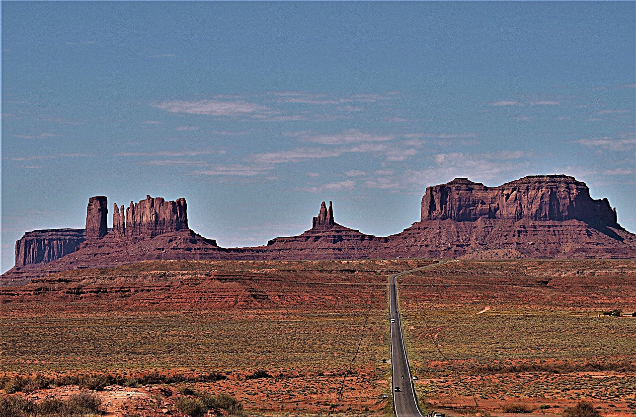 Exploring the Desert Wonders of Monument Valley